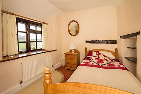 Ostlers Cottage Bedroom